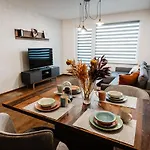 Apartment Ah Radnica Iv *