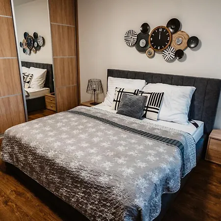 Apartment Ah Radnica Iv *