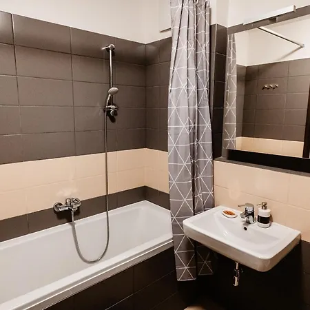 Ah Radnica Iv Free Parking