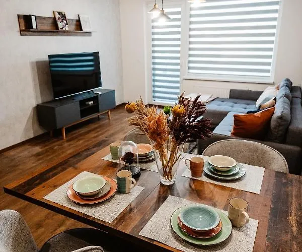 Ah Radnica Iv Free Parking *